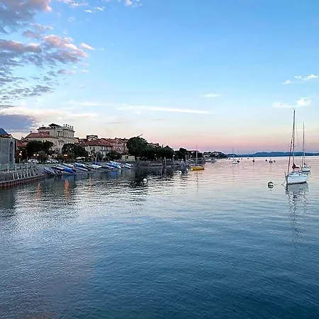 Oleandri - Lakeandgarden In *