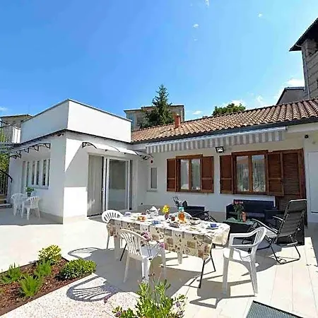 Hotel Oleandri - Lakeandgarden In 5*