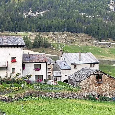 Oleandri - Lakeandgarden In ホテル